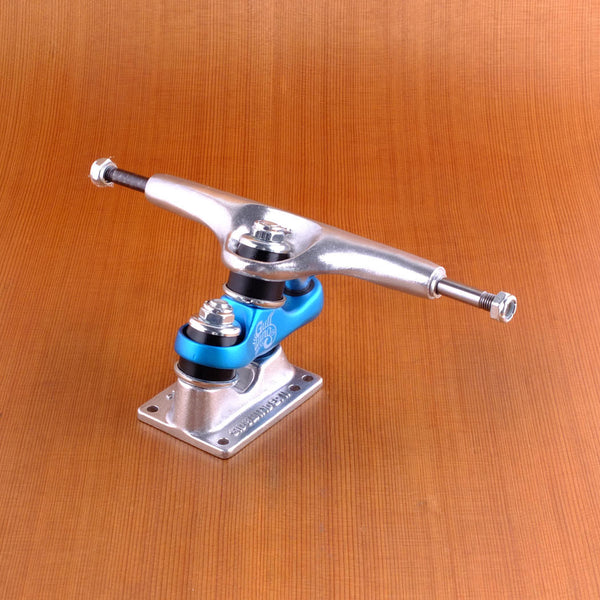 Gullwing 9" Sidewinder II Trucks - Blue