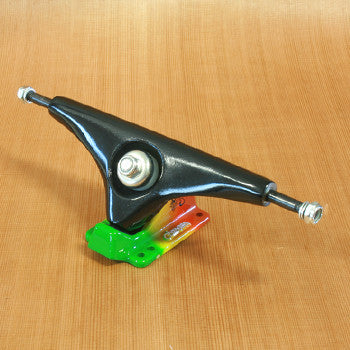 Gullwing 10" Charger Trucks - Black/Rasta