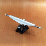 Gullwing 10" Charger Trucks - Silver/Black