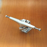 Gullwing 10" Sidewinder II Trucks - Silver