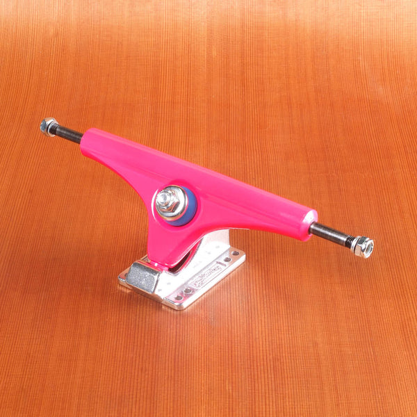 Gullwing 10" Charger II Trucks - Pink