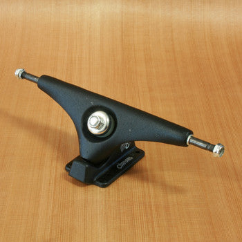 Gullwing 10" Charger Trucks - Black