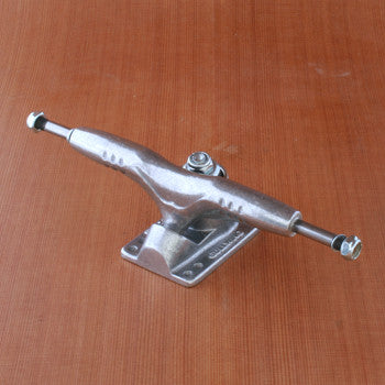 Gullwing 9" Pro III Trucks - Silver