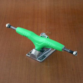 Gullwing 9" Pro III Trucks - Green
