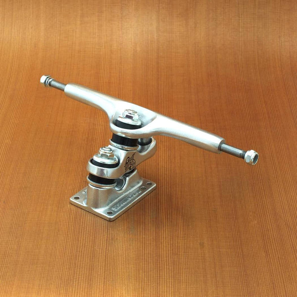 Gullwing 10" Sidewinder II Trucks - Silver